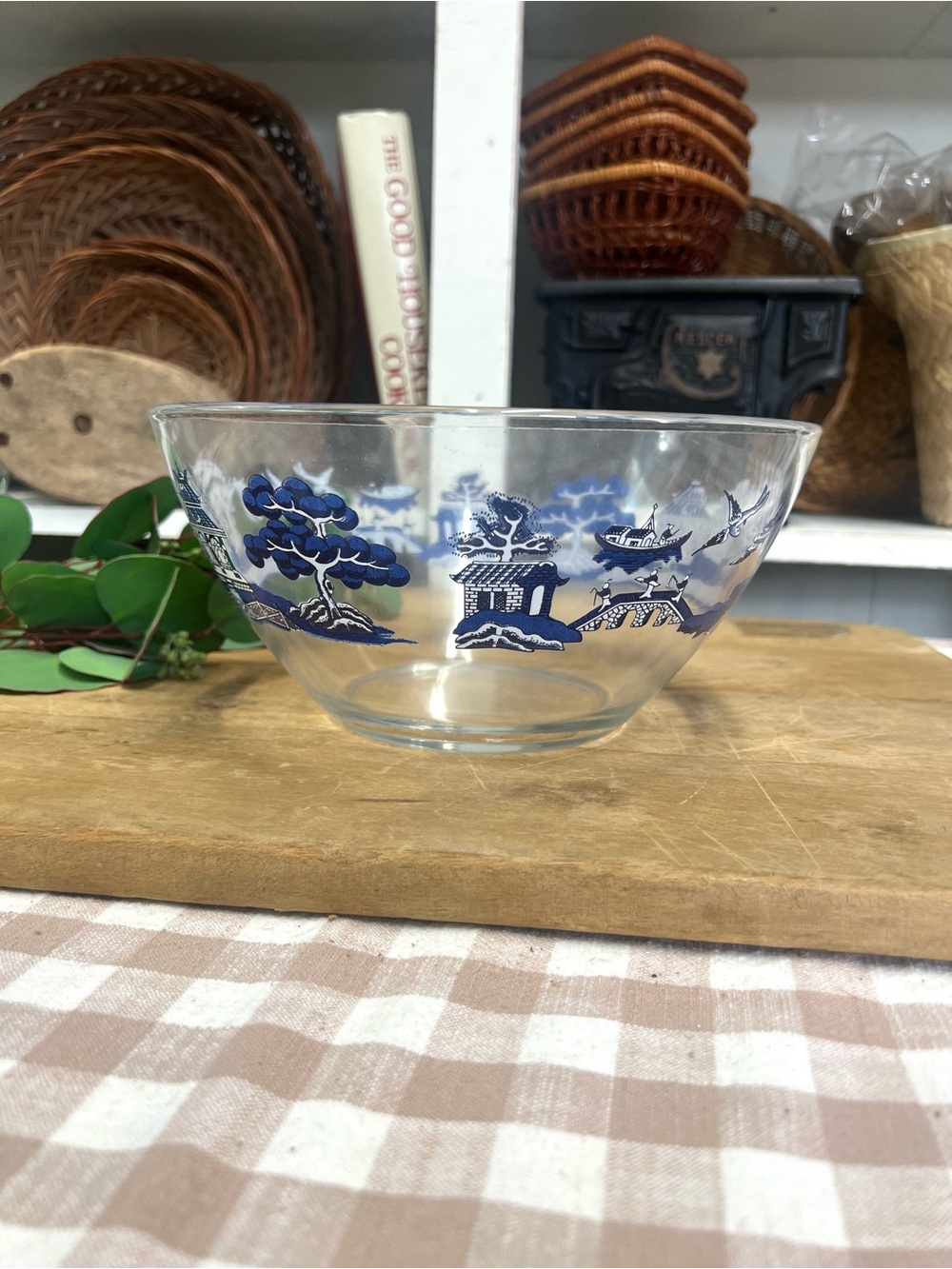 Blue willow bowl arcoroc france clear glass salad bowl granny core